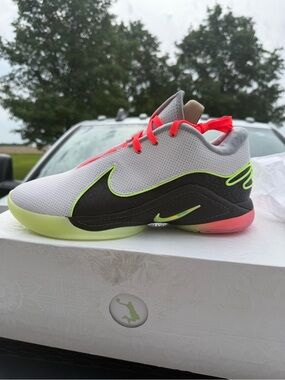 NikeLeBron JamesLow-Top Sneaker in Light Gray with Neon Green and Coral Accents